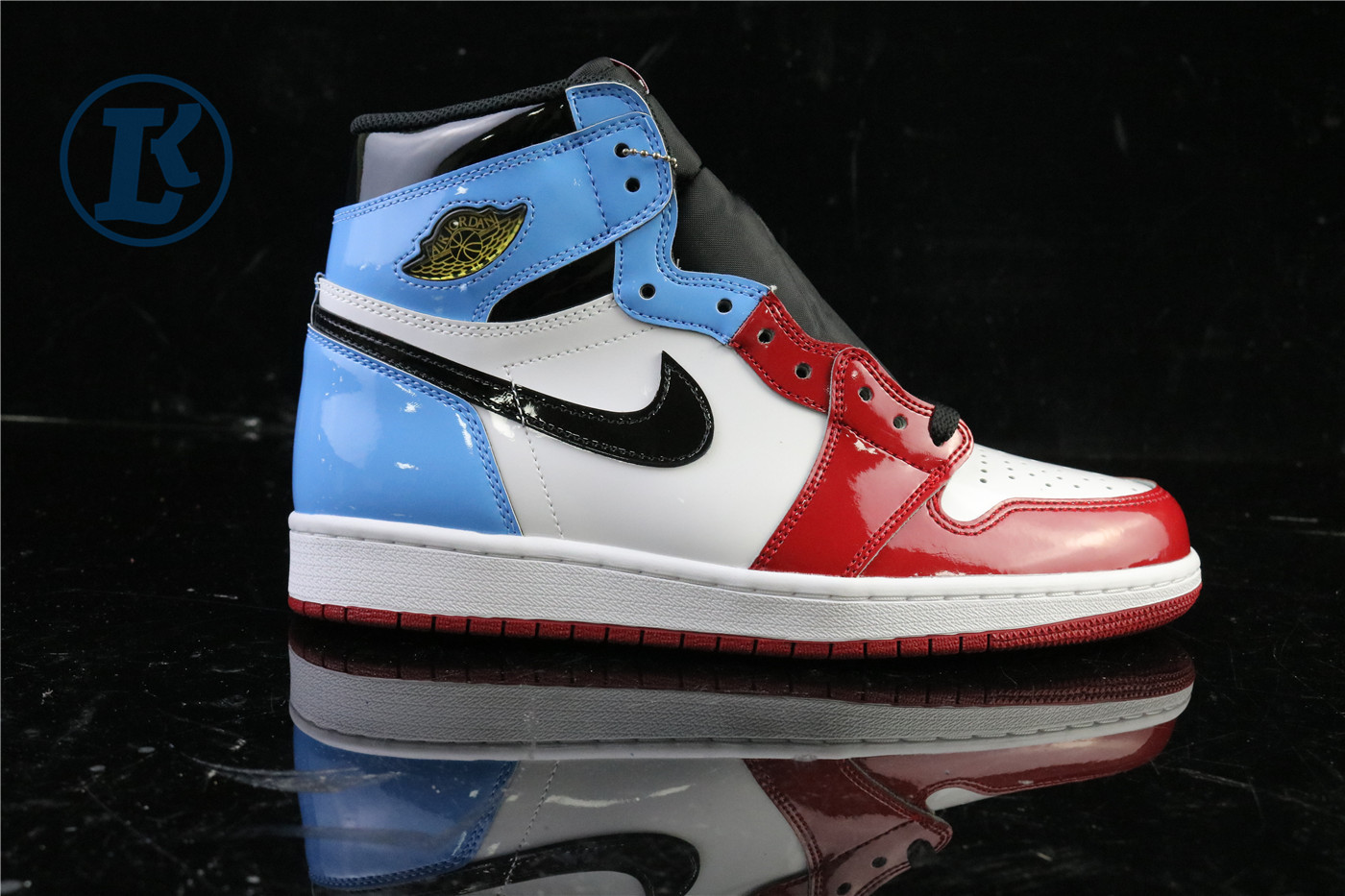 Air Jordan 1 High  Fearless UNC